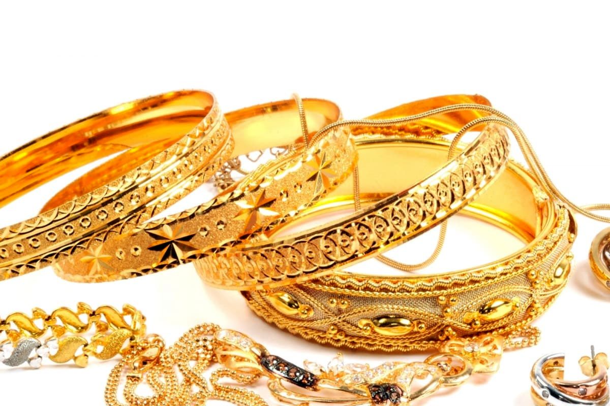 طلا ریزش کرد / پیشبینی تحلیلگران از آینده ی طلا