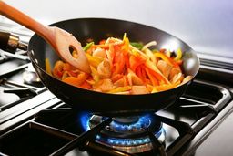 موقع غذا گرم کردن این اشتباهات را انجام ندهید!